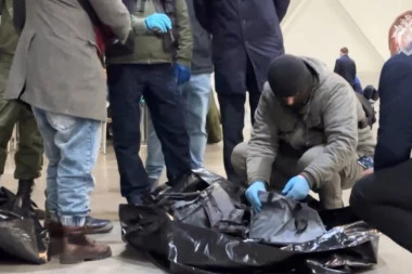 UČENIK-UBICA (15) PRAVIO SELFI KRAJ TELA DETETA! Uznemirujući detalji masakra u školi: Svakoj žrtvi je postavio OVO PITANJE, pa ih je UBADAO