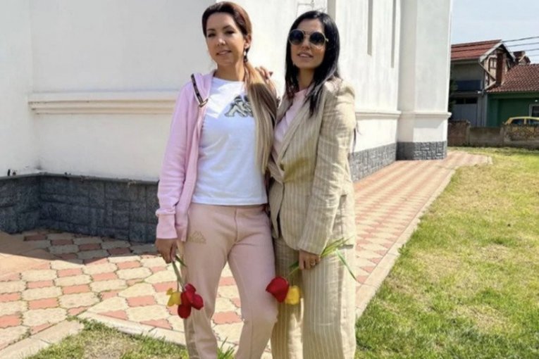 Tanja Savić sa sestrom Biljanom Savić