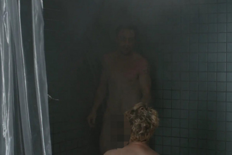 Aron Tejlor-Džonson u filmu se skinuo go