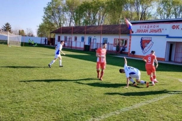 UBEDLJIVA POBEDA DOMAĆINA: Zvezda je pokazala da ovog proleća igra "turbo" fudbal! (FOTO GALERIJA)