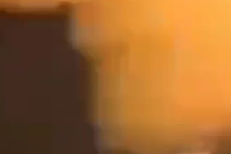 DETE I ŽENA ZADOBILI RANE OD GELERA, KRIMOM ODJEKUJU EKSPLOZIJE! Jezivi udari, više lokacija u plamenu! (VIDEO)