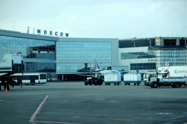 POJAVILA SE PRVA FOTOGRAFIJA SA LICA MESTA! Putnica na aerodromu u Moskvi prijavila da IMA BOMBU, evo šta se sad dešava (FOTO)