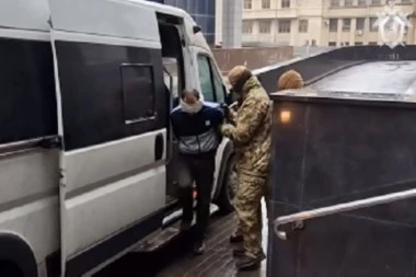 TERORISTI IZ KROKUS HALE STIGLI U SUD: Dramatični snimci sa lica mesta, sve vrvi od policije (VIDEO)