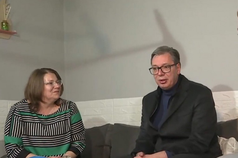 PREDSEDNIK VUČIĆ U KURŠUMLIJI! Obilazi fabriku Borbeni složeni sistemi!