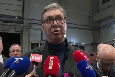 PREDSEDNIK SRBIJE OBIŠAO FABRIKU "BORBENI SLOŽENI SISTEMI" Najavio novo povećanje plata: Molim vas da nastavite da radite još vrednije (FOTO)