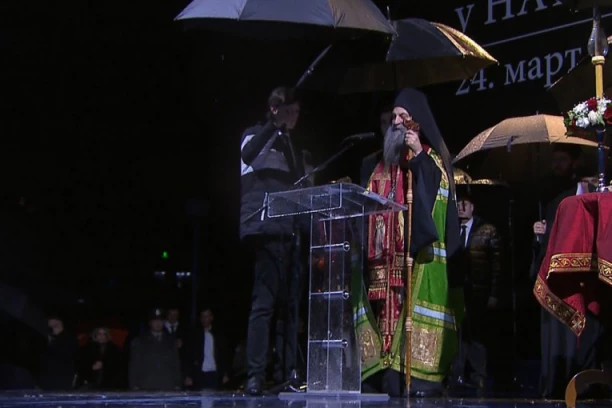 NEVINA KRV JE PADALA 1999 - PAMTIMO PROŠLOST, IDEMO ODLUČNO U BUDUĆNOST Patrijarh Porfirije poslao moćnu poruku iz Prokuplja