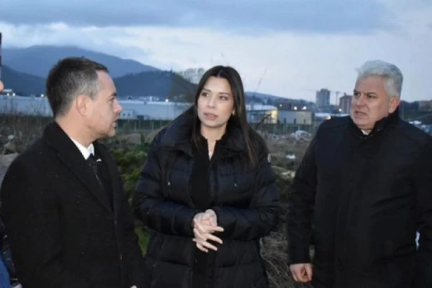 MINISTARKA IRENA VUJOVIĆ U PROKUPLJU OBIŠLA SANITARNU DEPONIJU: Ovaj ekološki problem građana biće REEŠEN! (FOTO)