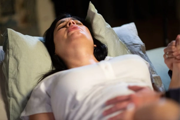 AKO VAM SE OVO DEŠAVA DOK LEŽITE -VAŠE SRCE JE U OPASNOSTI: Podmukao znak, mnogi ga ZANEMARE, a može biti koban!