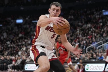 VAŽNO JE ZVATI SE NIKOLA: Jović se pridružio Jokiću u NBA plej-ofu