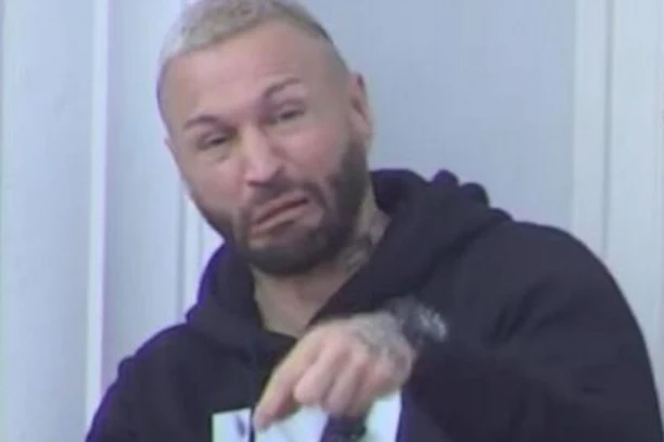 ŠA PATI OD OZBILJNOG POREMAĆAJA: Izlanuo se pred kamermaa, nije ni svestan šta je rekao (FOTO)