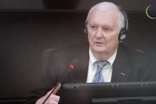 "TAČI JE BIO GLAVNI, GLAVNI ŠTAB OVK JE NEŠTO KAO MINISTARSTVO SPOLJNIH POSLOVA"! Šokantno svedočenje američkog diplomate na suđenju albanskim teroristima u Hagu!