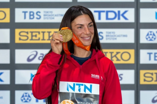 IVANA ŠPANOVIĆ OTKRILA! Evo koji je MOTO INSPIRIŠE posle razvoda!