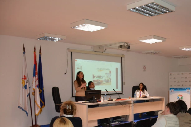 Prevencija zavisnosti od interneta Započeta implementacija projekta “Prevencija, edukacija i socijalizacija”