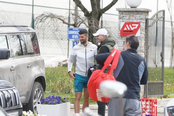 NOLE POKAZAO "ZVER"! Đoković u Košutnjak stigao sa novim LJUBIMCEM! Da se SMRZNETE kako izgleda! Ovo su svi AUTOMOBILI koje poseduje u KOLEKCIJI! (FOTO)