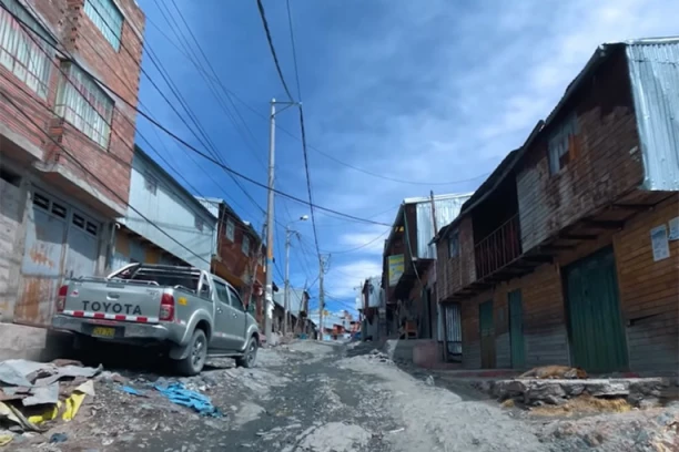 LJUDI U OVOM MESTU ŽIVE U PROSEKU 35 GODINA! Oni stanuju bukvalno IZNAD OBLAKA! ŠOK!