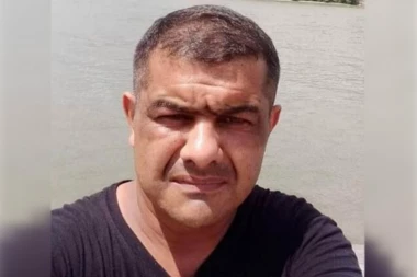 RADOVAN SEO PORED UPUCANE ŽENE DA BI OBJAVIO SLIKU NA FEJSU! Onda odlučio da se obesi - komšije progovorile: Svađali su se zbog OVOGA! (FOTO)