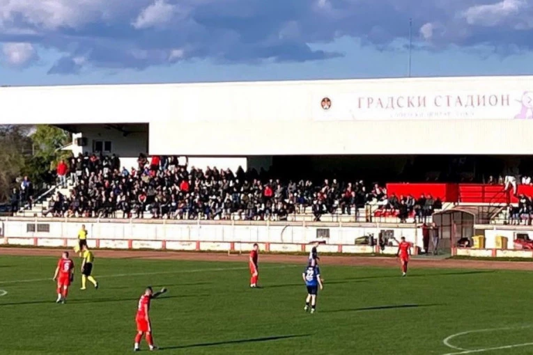 SLIKA KOJA VRAĆA VERU U SRPSKI FUDBAL: Derbi je opravdao očekivanja - crveno-beli zakomplikovali svoj položaj u šampionskoj trci! (FOTO GALERIJA)