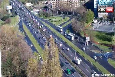 ČETIRI KRITIČNE TAČKE OVOG JUTRA U BEOGRADU! Zaobiđite ih u širokom luku - OVI delovi u prestonici paralisani saobraćajnom gužvom! (FOTO)