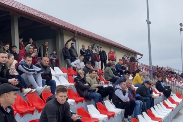 CRNOJ SERIJI KRAJA NEMA: Jesenji šampion nastavlja rasprodaju bodova - titula postaje nedosanjani san!