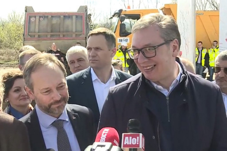 OD EU DOBIJAMO 430 MILIONA EVRA ZA PRUGU! Vučić u Pirotu: Stvari se konačno kreću!