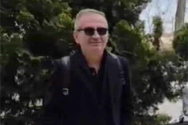 SKANDALOZNO I SRAMNO PONAŠANJE! Muž dekanice Filozofskog fakulteta u Novom Sadu prostački vređao novinarku! (VIDEO)