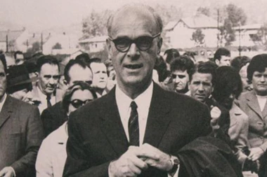 GOLGOTA MEŠE SELIMOVIĆA U SUKOBU S IDEOLOŠKIM ISTOMIŠLJENICIMA! Kad partija spaja i razdvaja!