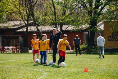 FUDBAL JE VIŠE OD IGRE – PIKSI OTVARA MINI PIČ TEREN U NIŠU!