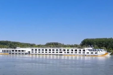 NESREĆA NA DUNAVU! Kruzer se zakucao u betonski zid, 11 POVREĐENIH ljudi!