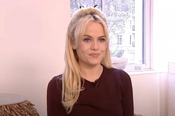 SILOVALI SU JE I DROGIRALI ČETIRI NEDELJE,  A SVE JE POČELO NA NJEN ROĐENDAN: Pevačica u bolnoj ispovesti otkrila ŠOK detalje za koje niko ne zna