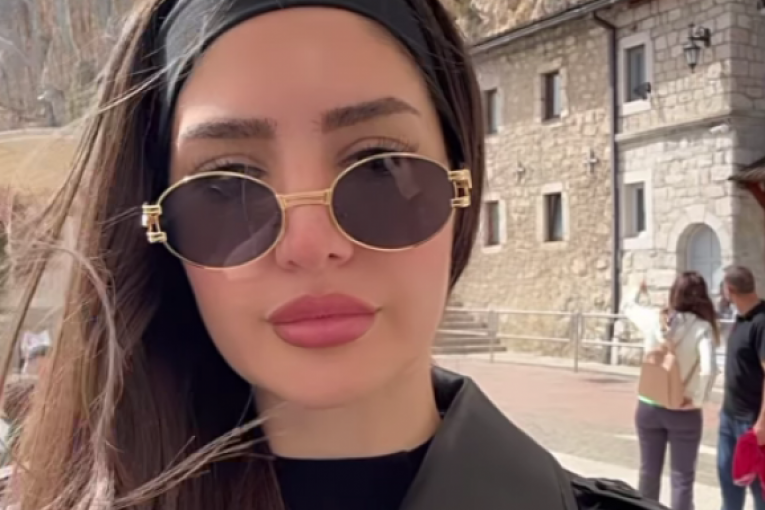 Anđela Đuričić posetila Ostrog