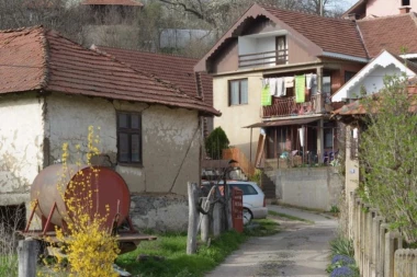 OTKRIVENI NOVI DETALJI O PORODICI SVIREPO UBIJENE DANKE ILIĆ! Majku komšije ne viđaju, pradeda ide u crnini!