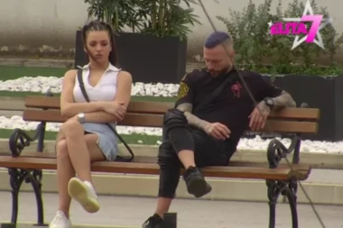 RASKID MIONE I ŠA! Produkcija unela poklone, reper počeo da pravi HAOS na imanju, ORE SE ŠIMANOVCI!