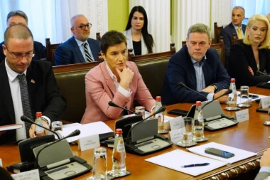 ANA BRNABIĆ ODREDILA PAUZU U SKUPŠTINI: Kolegijum se nastavlja u 15.30 časova