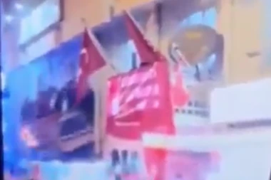 PROSLAVA ERDOGANOVOG PORAZA GA KOŠTALA ŽIVOTA: Preminuo istaknuti turski opozicionar nakon pada sa balkona (VIDEO)
