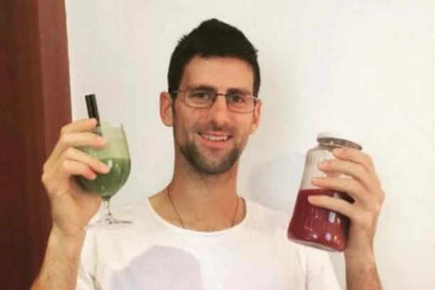 SVAKO JUTRO NOVAK ĐOKOVIĆ PIJE OVAJ SOK NA PRAZAN STOMAK: Zbog toga ima TOLIKO energije - kao SUVO ZLATO