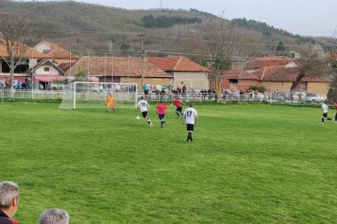 UTAKMICA PUNA TENZIJE: Lider je zaustavljen u Malči, navijači su imali šta da vide na ovom meču!