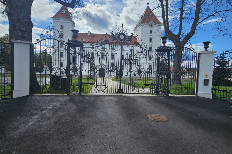 Dvorac Dragane Mirković