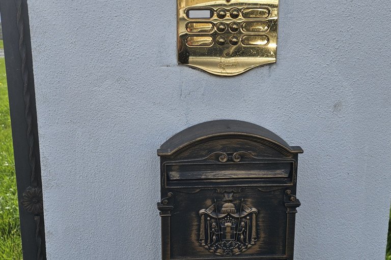 Dvorac Dragane Mirković