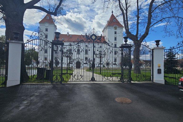 Dvorac Dragane Mirković