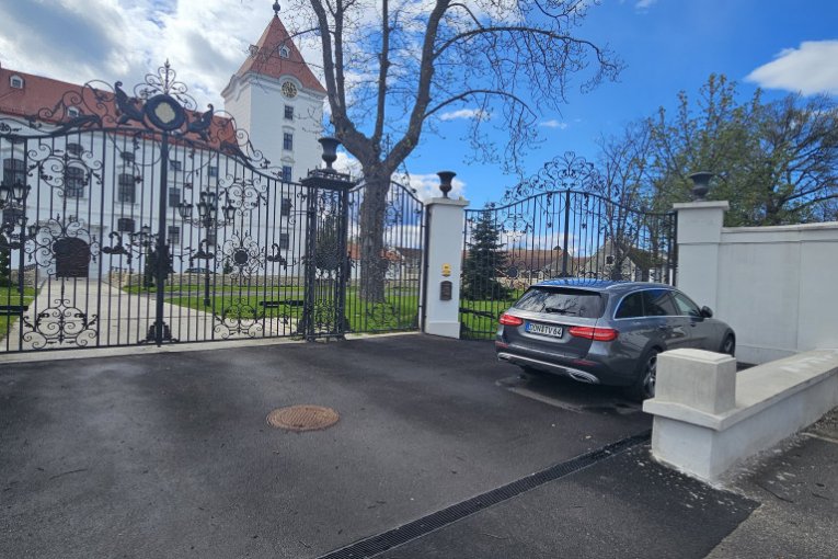 Dvorac Dragane Mirković