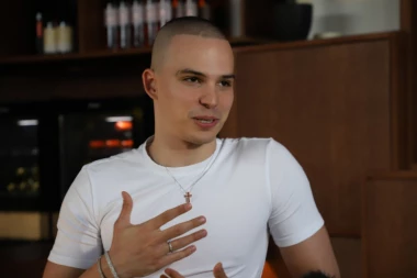 VOJAŽ PRVI PUT O VELIKOM PROBLEMU: "Teško je otići od kuće..." (VIDEO)