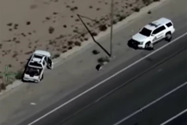 UKRALA KOMBI I POBEGLA DO GRANICE! Neverovatni snimci potere obišli svet! Policija satima jurila ženu, a onda se dogodio OBRT (VIDEO)