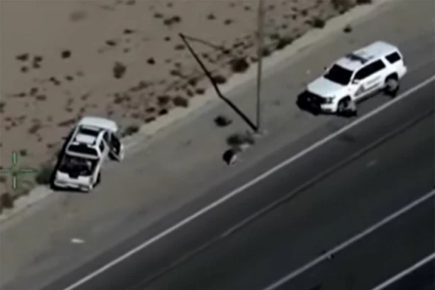 UKRALA KOMBI I POBEGLA DO GRANICE! Neverovatni snimci potere obišli svet! Policija satima jurila ženu, a onda se dogodio OBRT (VIDEO)