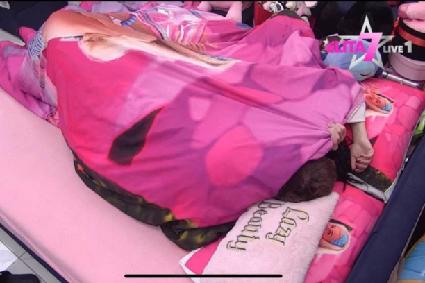 MAJA U BOLOVIMA ZBOG BRUTALNE AKCIJE SA STANISLAVOM, KUKA NA SAV GLAS: Krofaku uskraćeni intimni odnosi, sledi RASKID?!