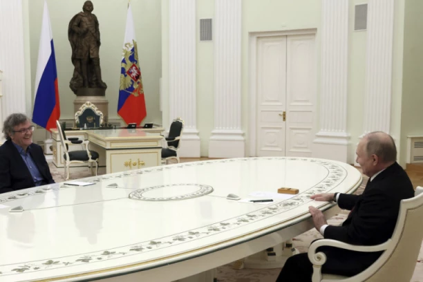 KUSTURICA PRED PUTINOM NAJAVIO KRAJ KARIJERE! Predsednik Rusije ugostio slavnog reditelja u Kremlju!