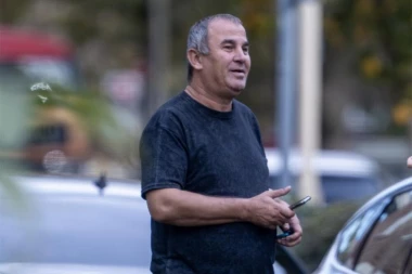 ALBANAC PEDOFIL PREVESLAO BRITANSKI I POLICIJSKI I PRAVOSUDNI SISTEM! Dali mu pasoš, pa oduzeli pa mu opet vratili! ON IM SE SMEJE U LICE I KAŽE DA NEĆE U ALBANIJU JER JE PUNA LOŠIH LJUDI!