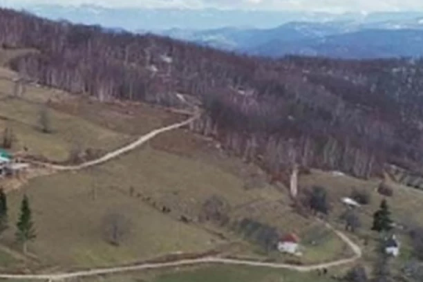 NUDI 700 EVRA I BORAVAK U KUĆI UZ 1 USLOV Biznismen iz Amerike traži nekog da mu čuva dedovinu