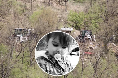 POGLEDAJTE NAJTUŽNIJU SLIKU MALE DANKE! Nastala malo pre ubistva, ručice kao da se mole! (FOTO)