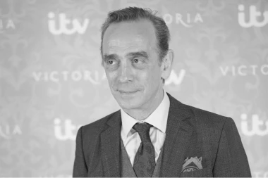 IZNENADA PREMINULA ZVEZDA "POSLEDNJEG KRALJEVSTVA"! Vratio se iz pozorišta i umro! Svet u šoku!