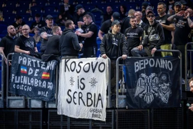 SKANDAL U BERLINU! Transparent KOSOVO JE SRBIJA zasmetao policiji! Grobari ga se NE ODRIČU!